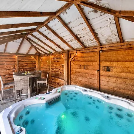Finest Retreats - Moorfield House